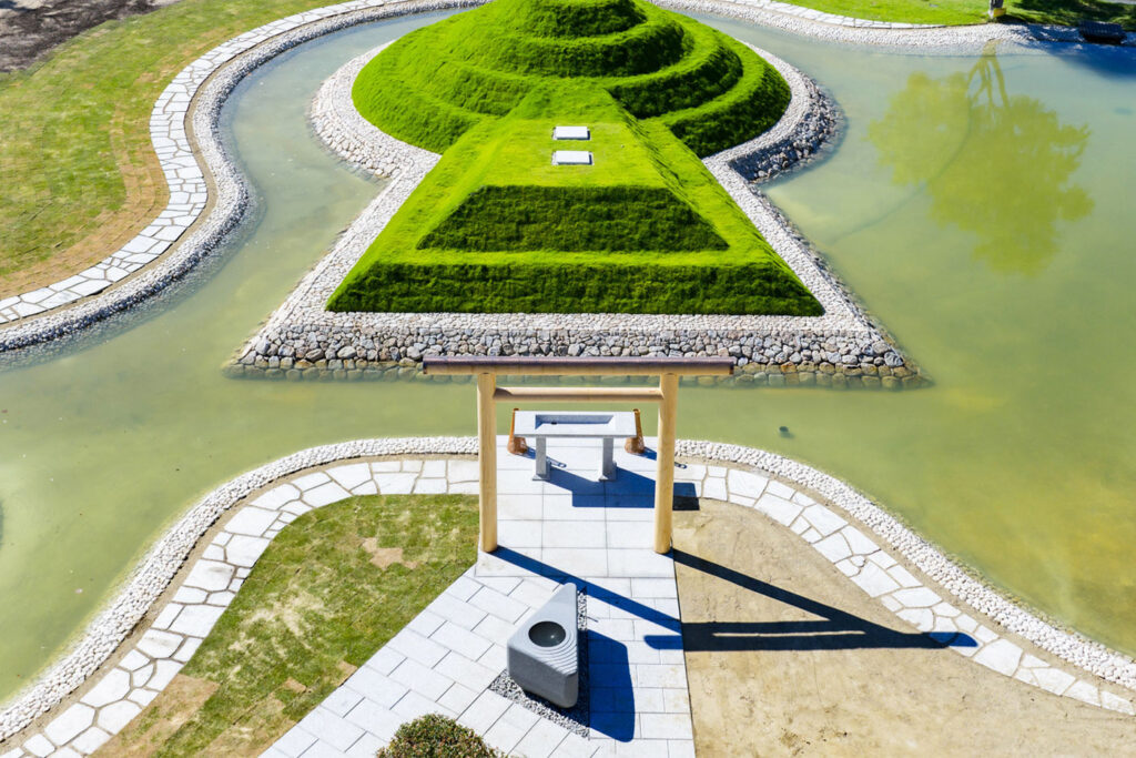 公式】古墳墓（竹田式前方後円墳） - 大阪霊園・墓地 大阪メモリアルパーク