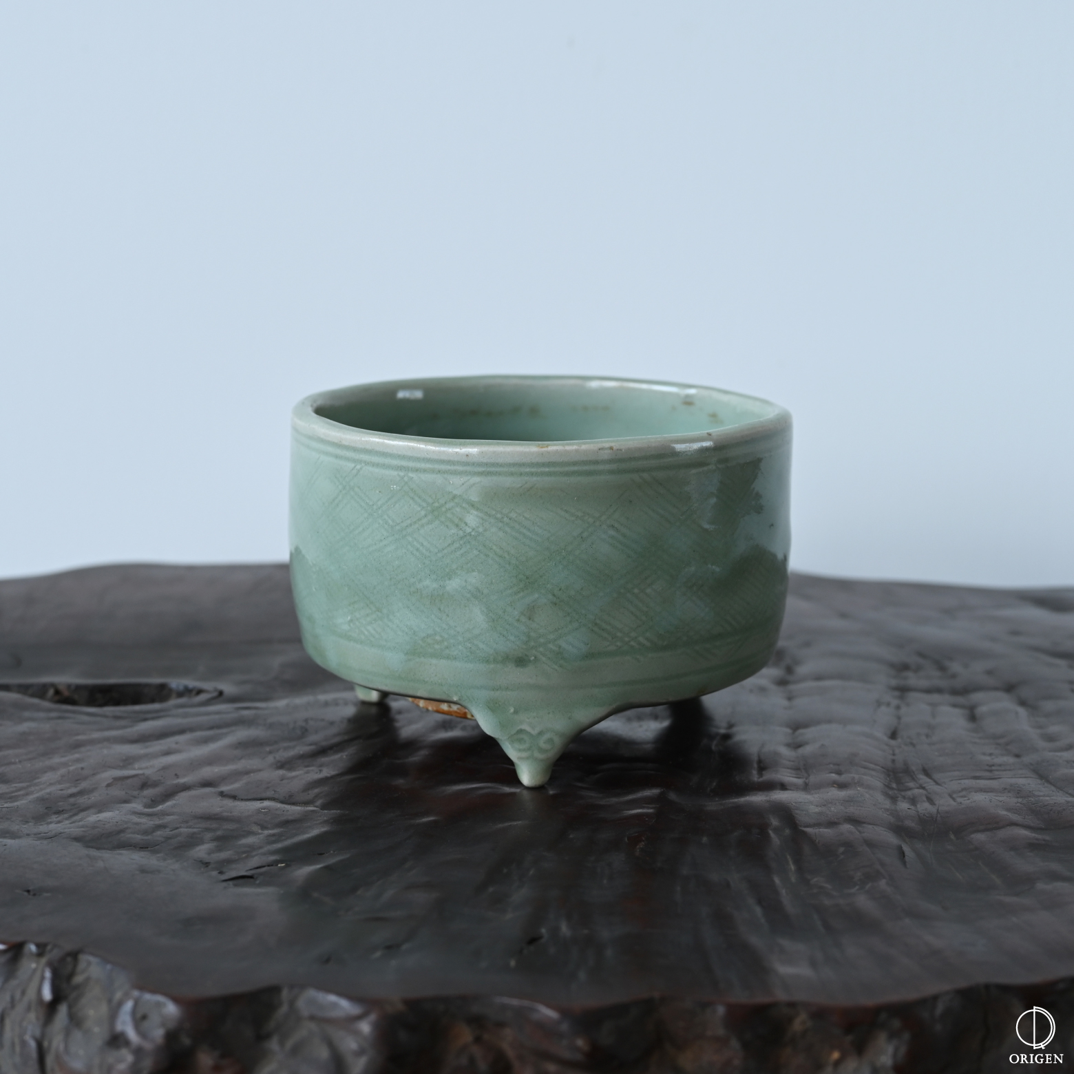 骨董品買取実例・実績 - 七官青磁｜格子文三足香炉 - ORIGEN