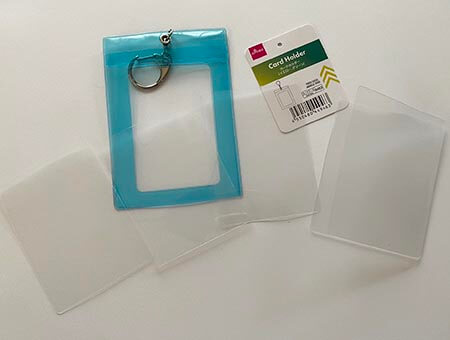 100均ダイソー・セリアにも「トレカキーホルダー」はどこに売っている