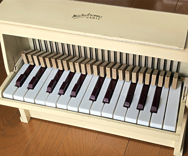 organ69 : [tp039]Michelsonne PARIS Toy Piano