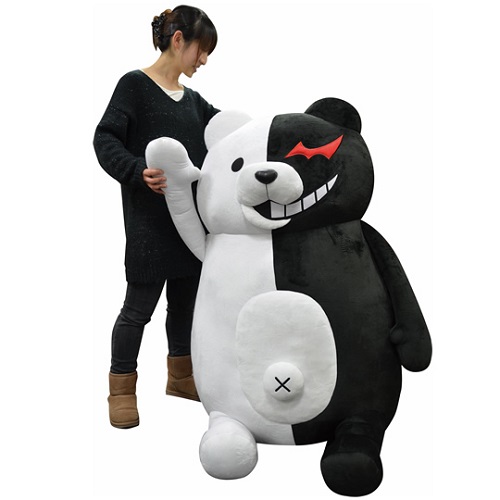 可愛い？恐怖？「モノクマ」超巨大ぬいぐるみ発売！ 目の前に現れたら