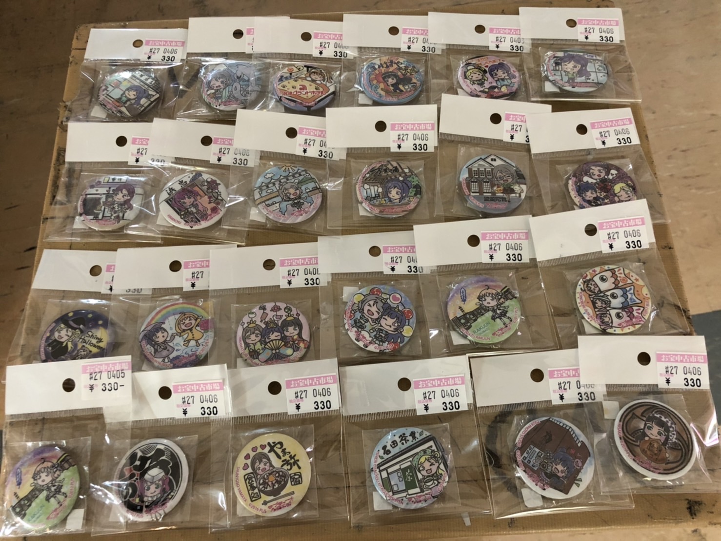 □【ラブライブ 】コーナーに沼津まちあるき缶バッジが多数入荷しま