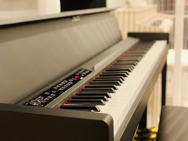 スリム！！音良し！！弾き心地良し！！おまけに安心のメイドイン