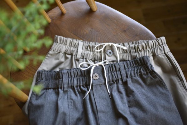 ゆったりシルエットのコクーンパンツ – OURHOME