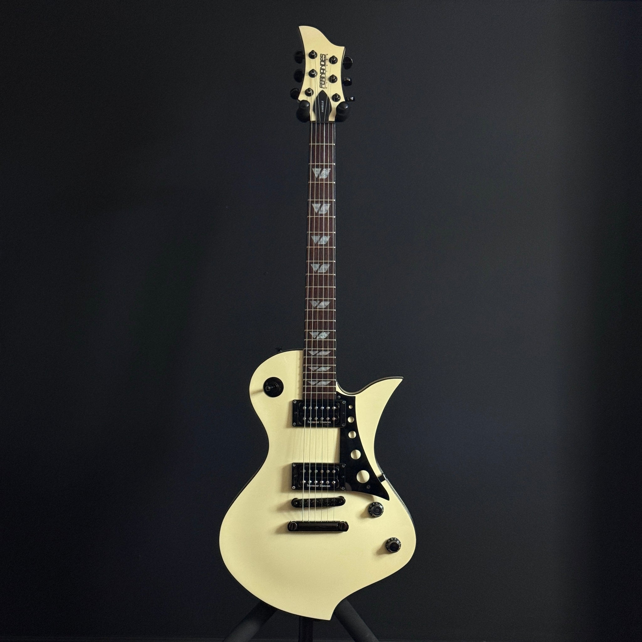 Fernandes Ravelle Standard Electric Guitar, Hardshell Case, White