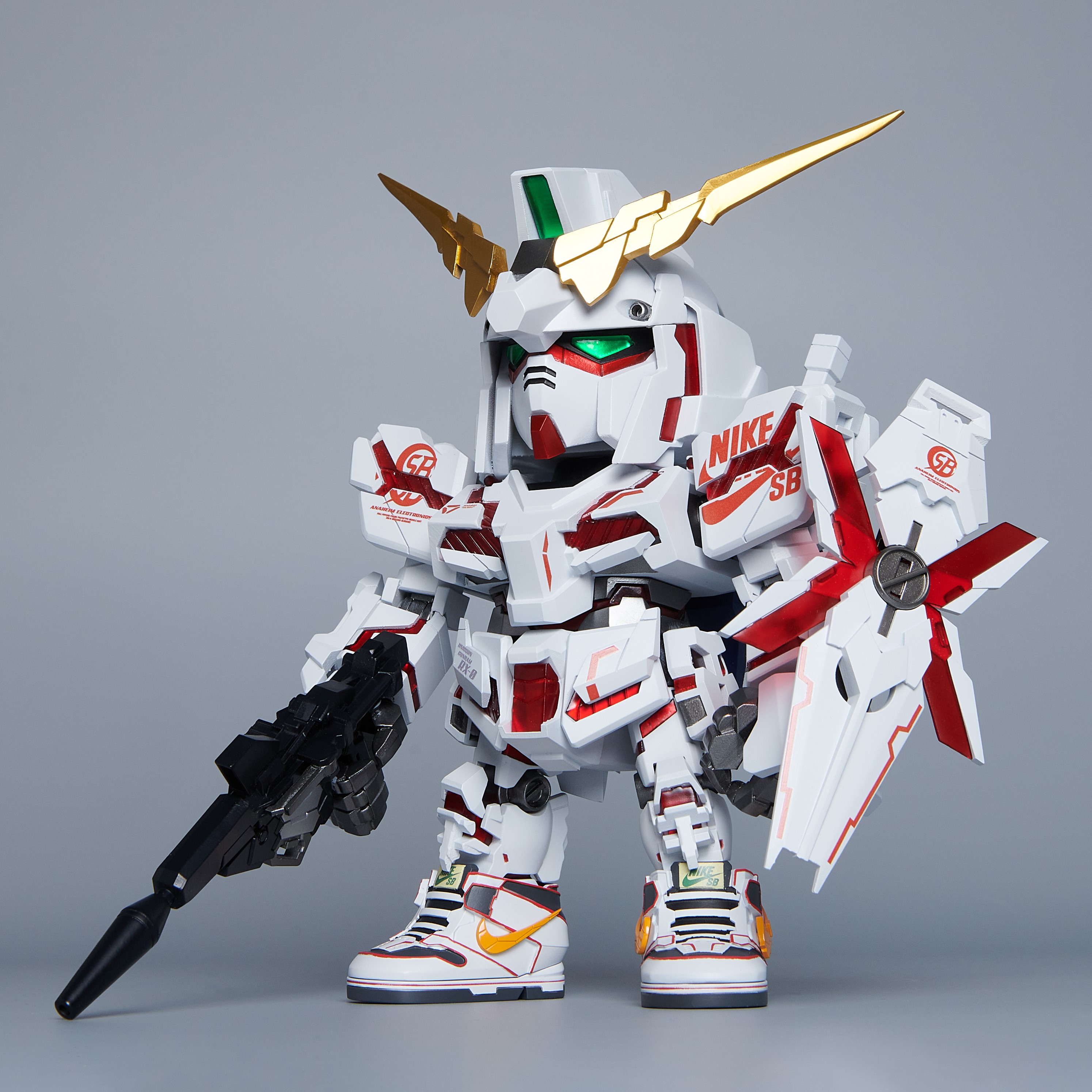 RX-0 UNICORN GUNDAM [DESTROY MODE] VER. NIKE SB | GUNDAM | PREMIUM