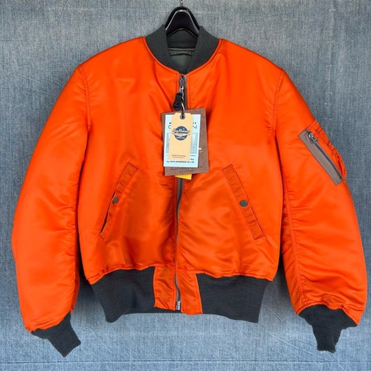 バズリクソンズ・創設30周年記念のリバーシブルのMA－1