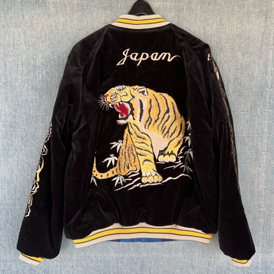 トーヨーエンタープライズ（株）・タイガーの別珍スカジャン（ブラック