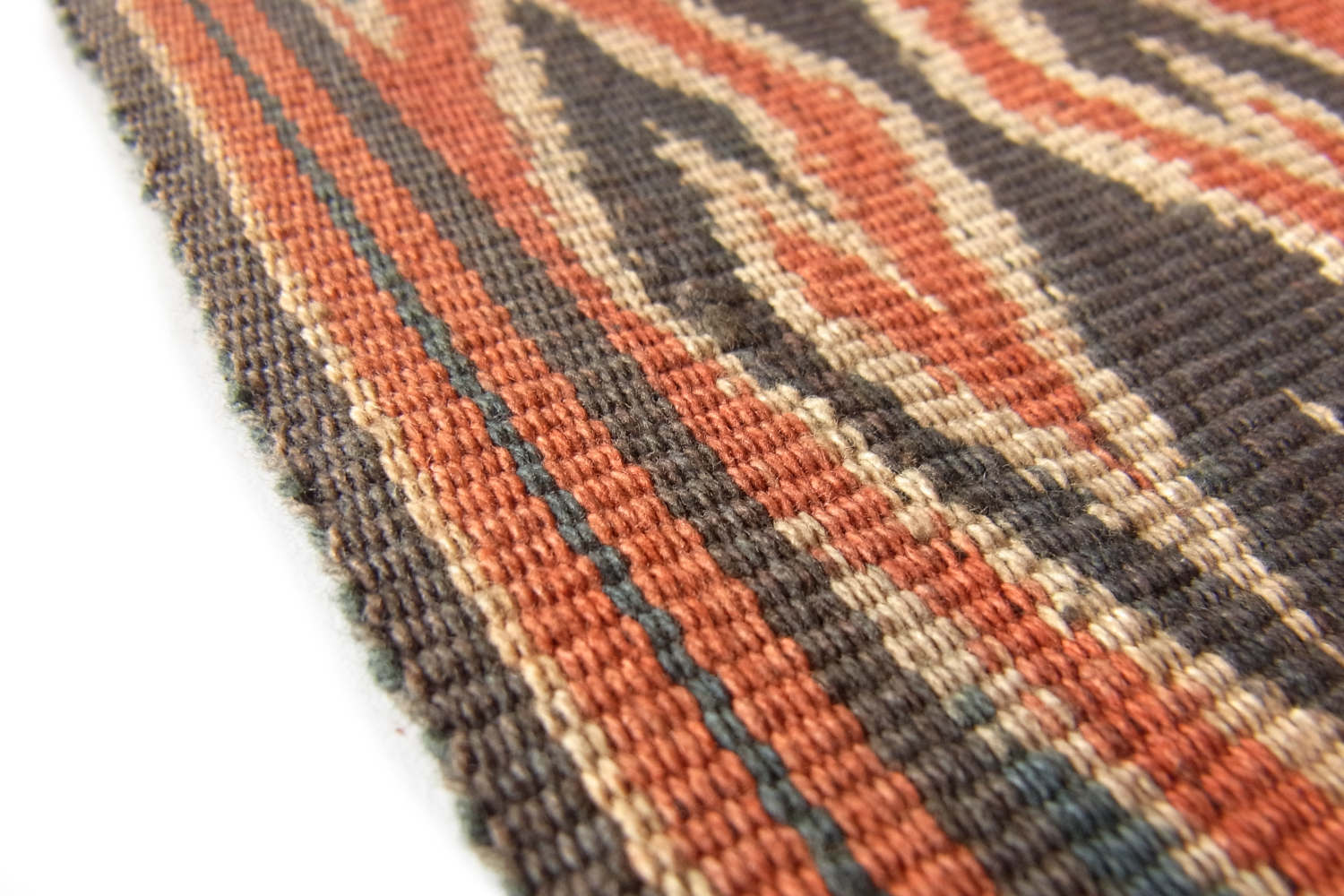 スラウェシ島トラジャ・イカットNo.T-ISW-010|野趣あふれる