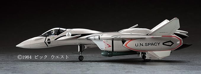 VF-11 VF-11B Thunderbolt Fighter Macross Plus 1/72 Scale Plastic
