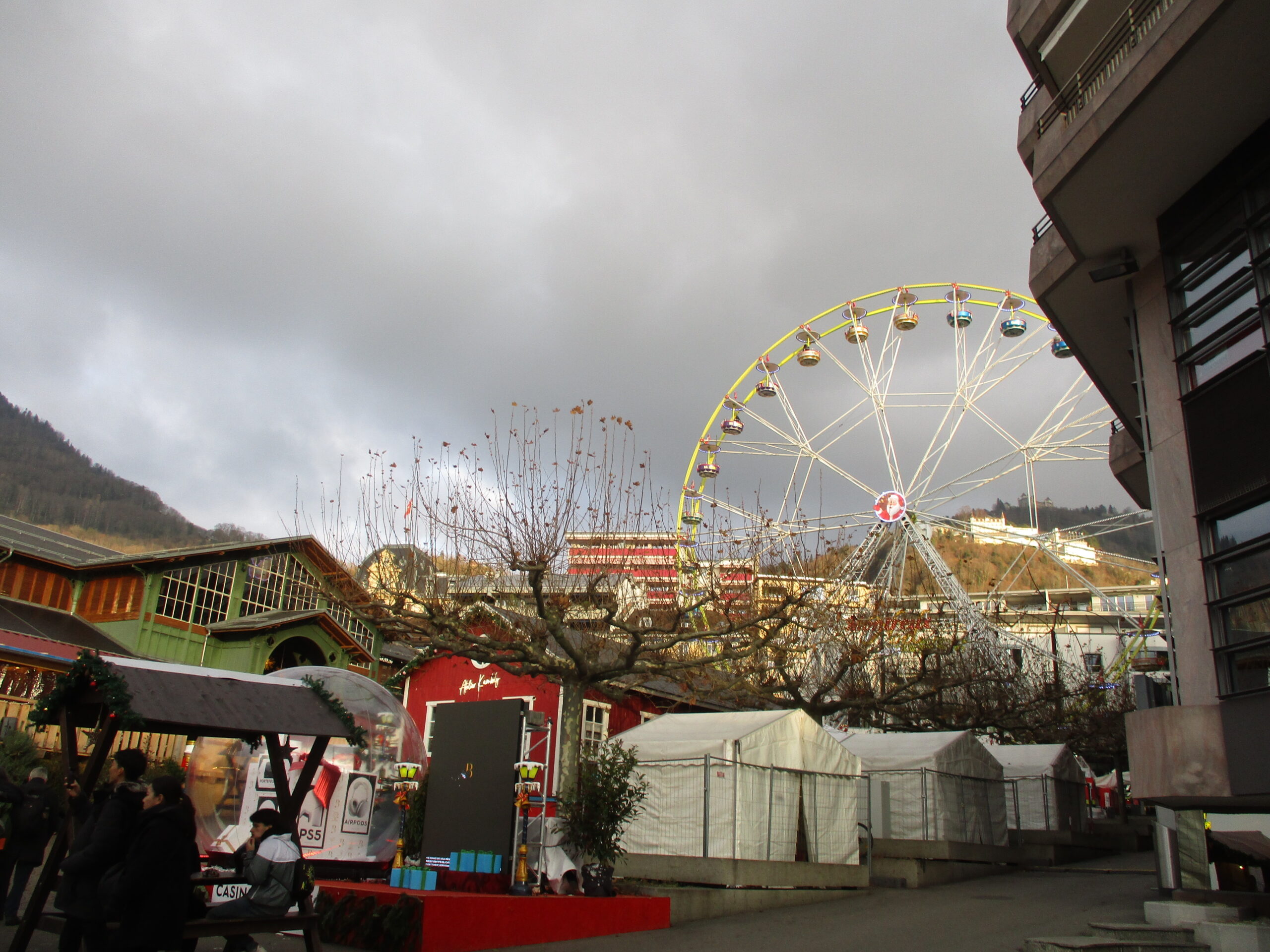 ミニ観覧車 | スイス ロングトレイル と普通の道