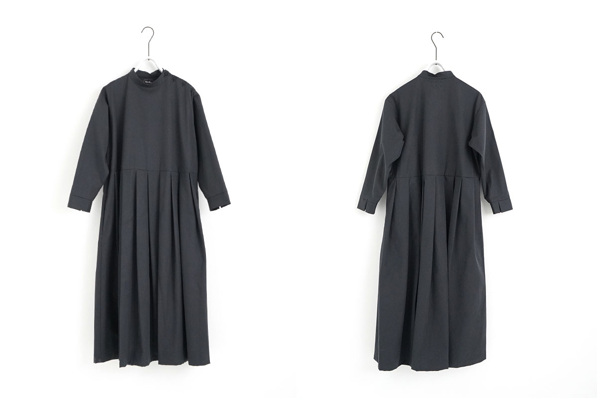 Mochi モチ hight neck tuck dress[ma20-op-01/graphite] ハイネック