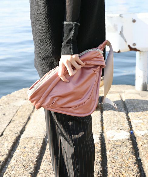 hatra ハトラ body Bag [PINK]_