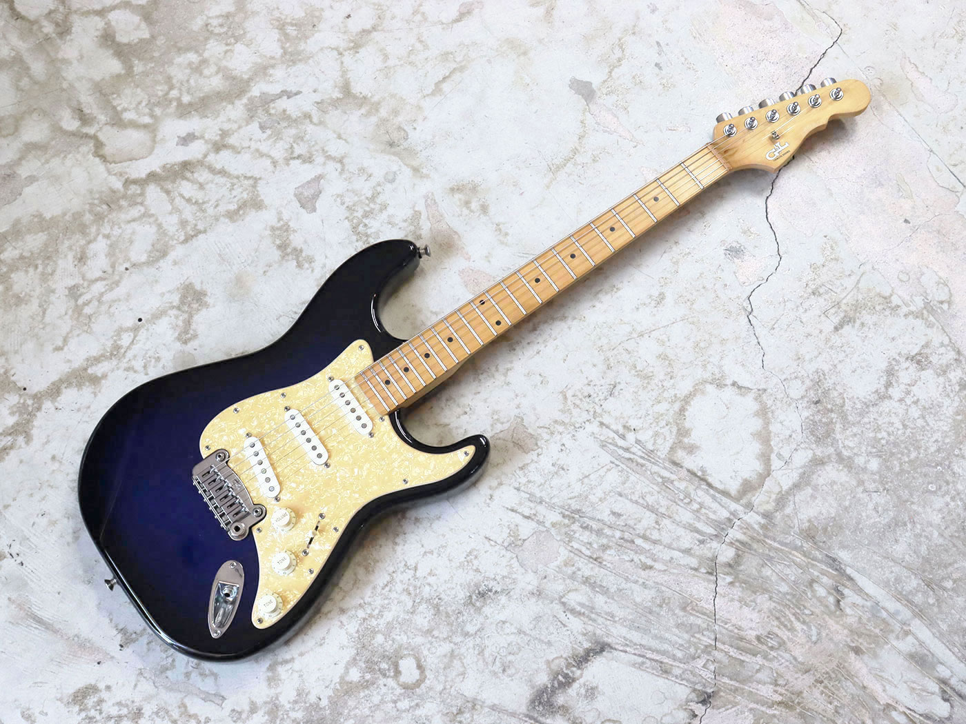 中古】G&L Tribute Legacy Blue Burst ストラトタイプ - 神奈川県の