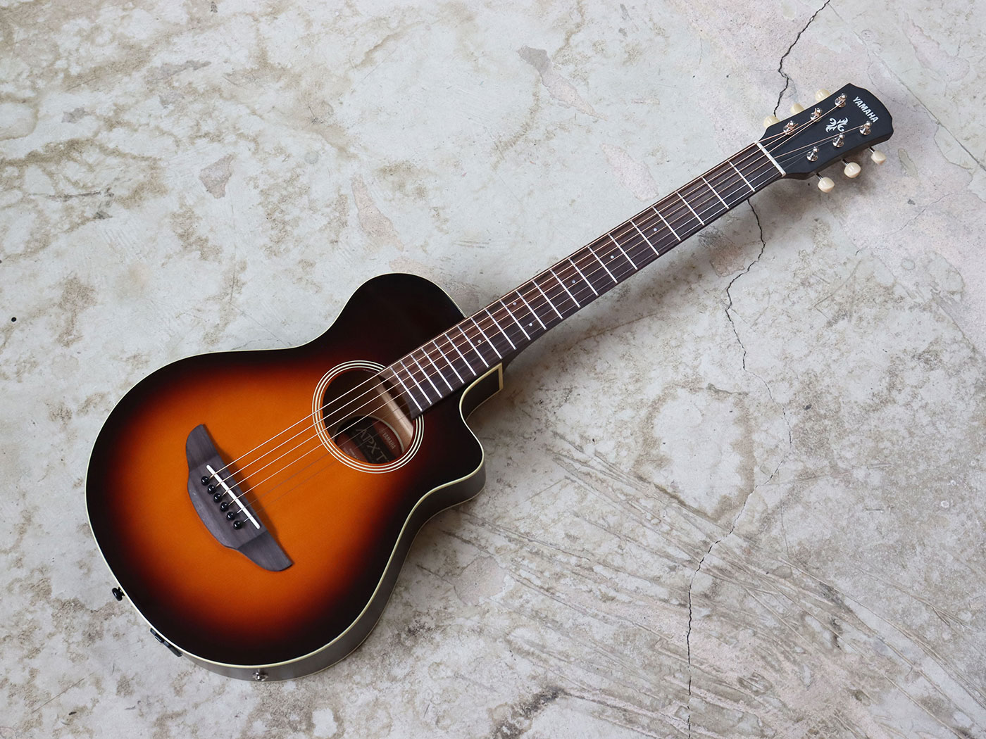 中古】YAMAHA APXT2 ミニエレアコ - 神奈川県の中古楽器店 パプリカ