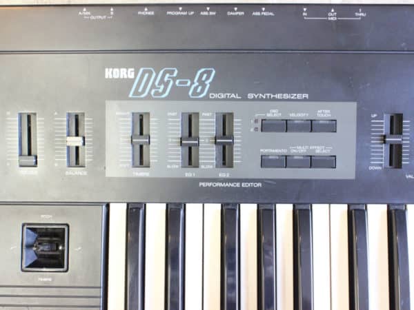 中古】KORG DS-8 シンセサイザー 61鍵 - 神奈川県の中古楽器店