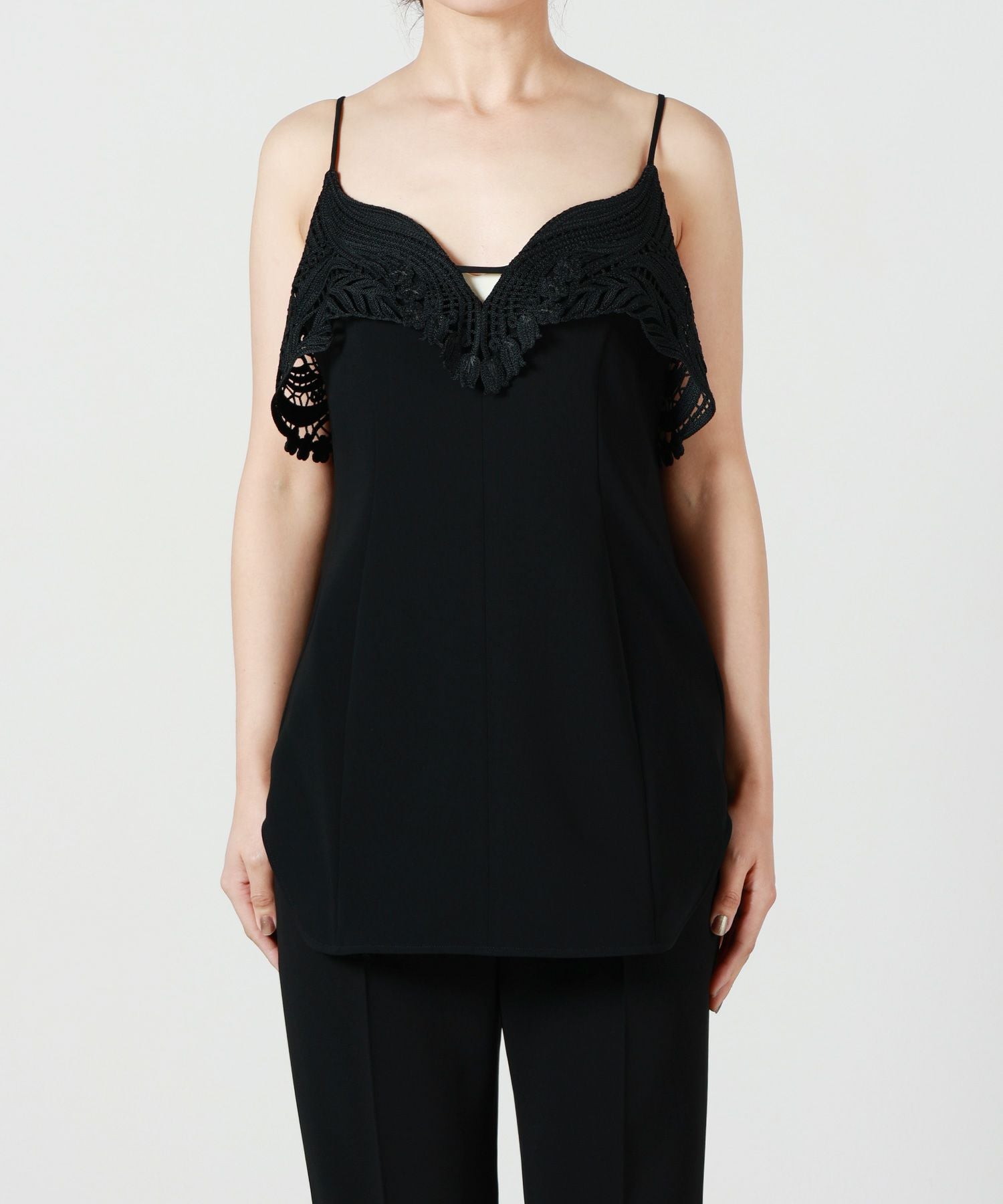 Mame Kurogouchi(マメ クロゴウチ)】 Embroidered Camisole Top