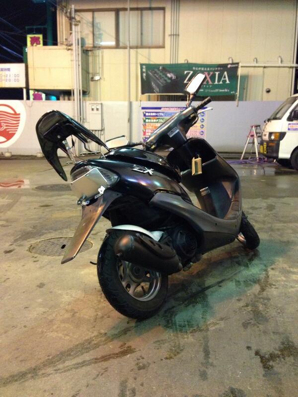 車両販売 ライブDIO ZX フロントに青のLED搭載 メットイン ソケット三