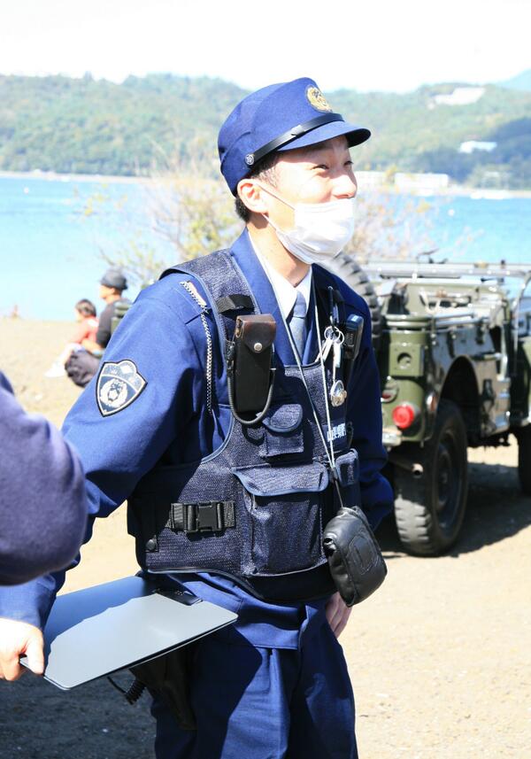 通常の「県警型」とされる防刃衣。どうやら山梨県警では「警視庁型