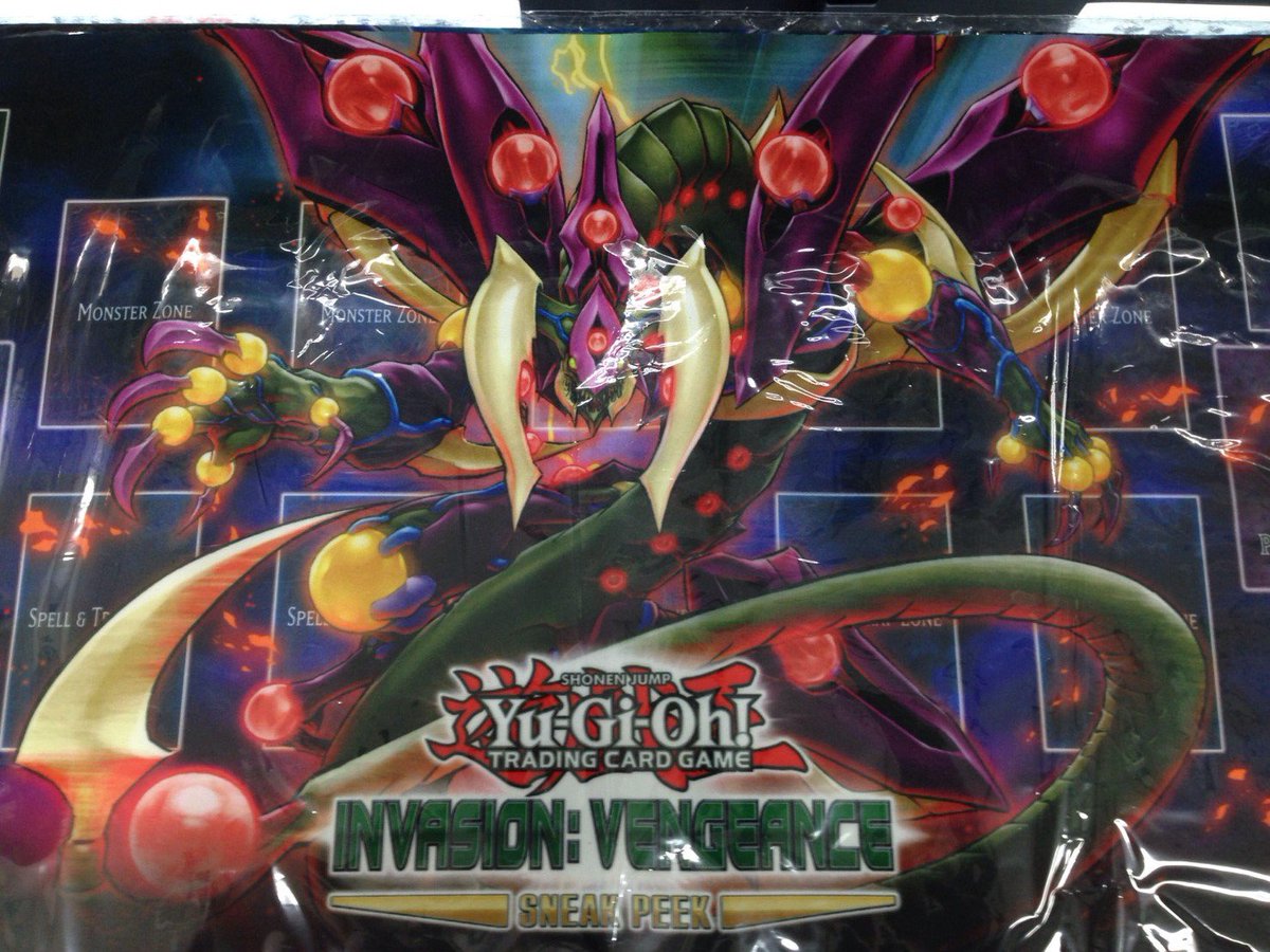 遊戯王】 プレイマット「スターヴ・ヴェノム・フュージョン・ドラゴン