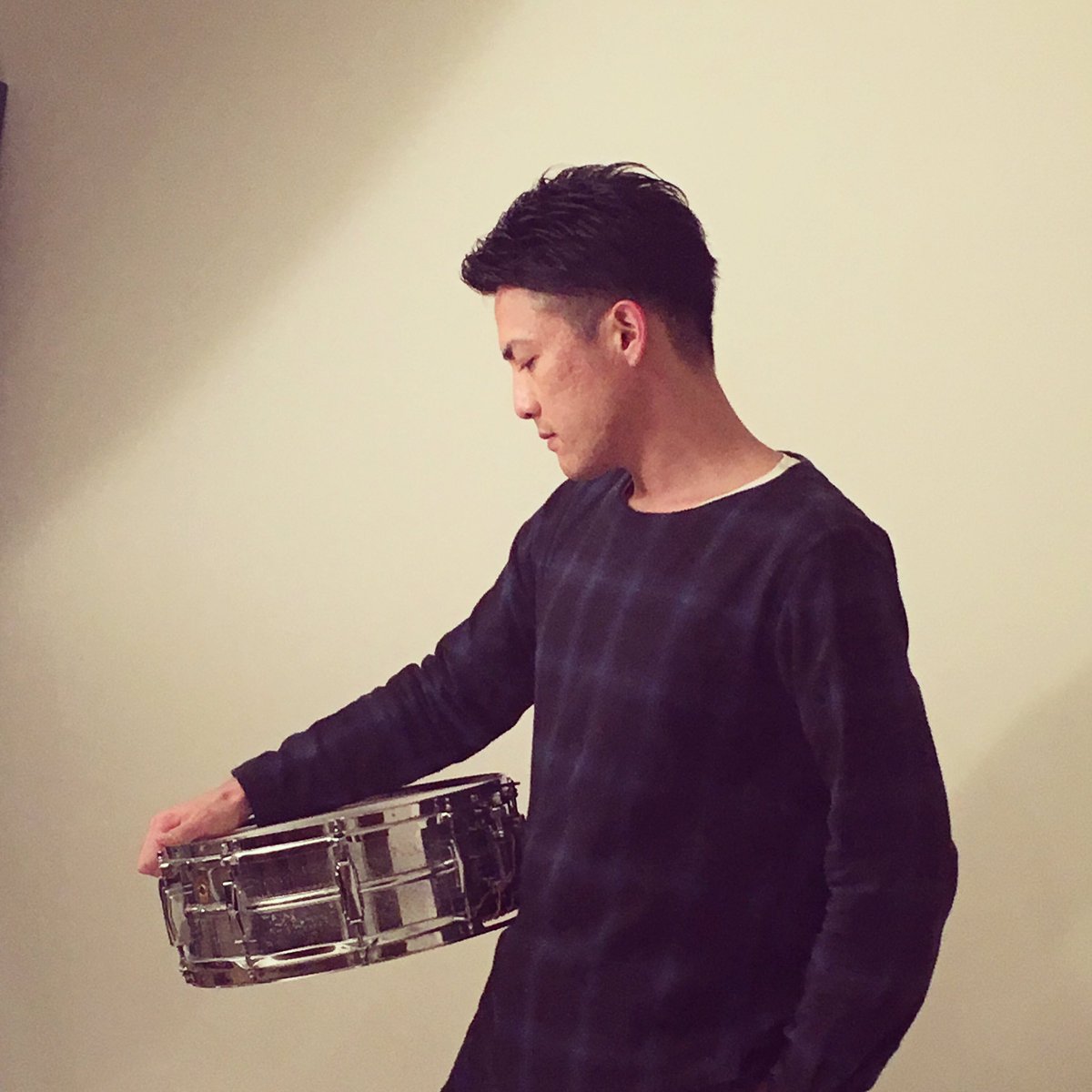 昨日は無人島スネアの取材でした。ベスト・アルバムが大ヒット中のback