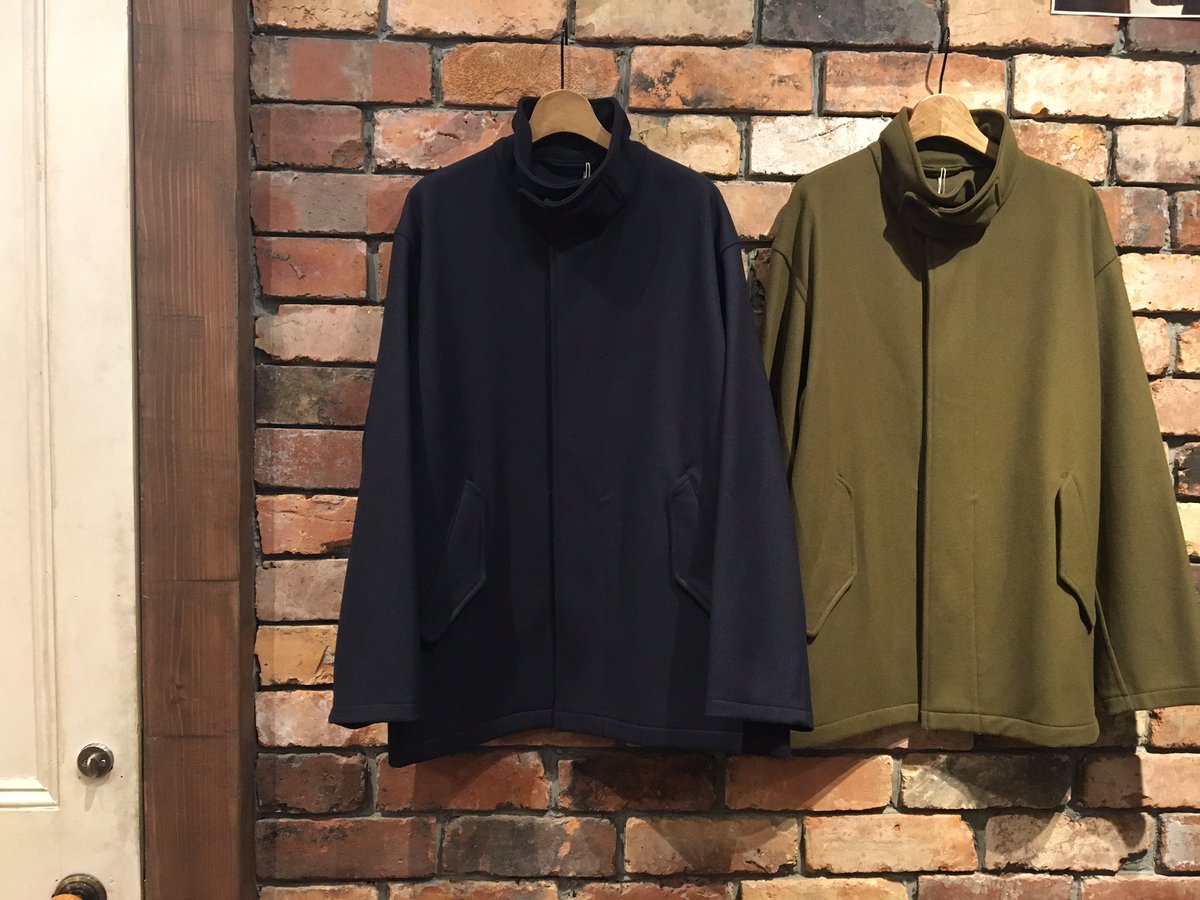 そしてこちらも。 #COMOLI フェルトンジップブルゾン 色味もさること