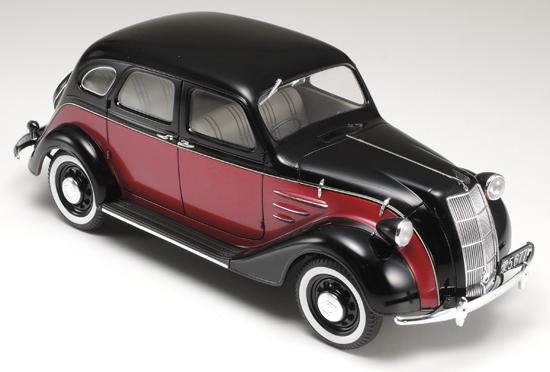 新製品の「1/24 トヨダAA型」。模型ならではのこんなカラーリングも