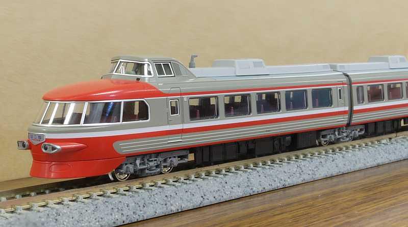 小田急ロマンスカー・NSE(3100形)冷房増設仕様】クーラーが屋根上に