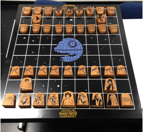 スター・ウォーズ将棋駒展示】 天童市の駒職人高橋稚山さんがスター
