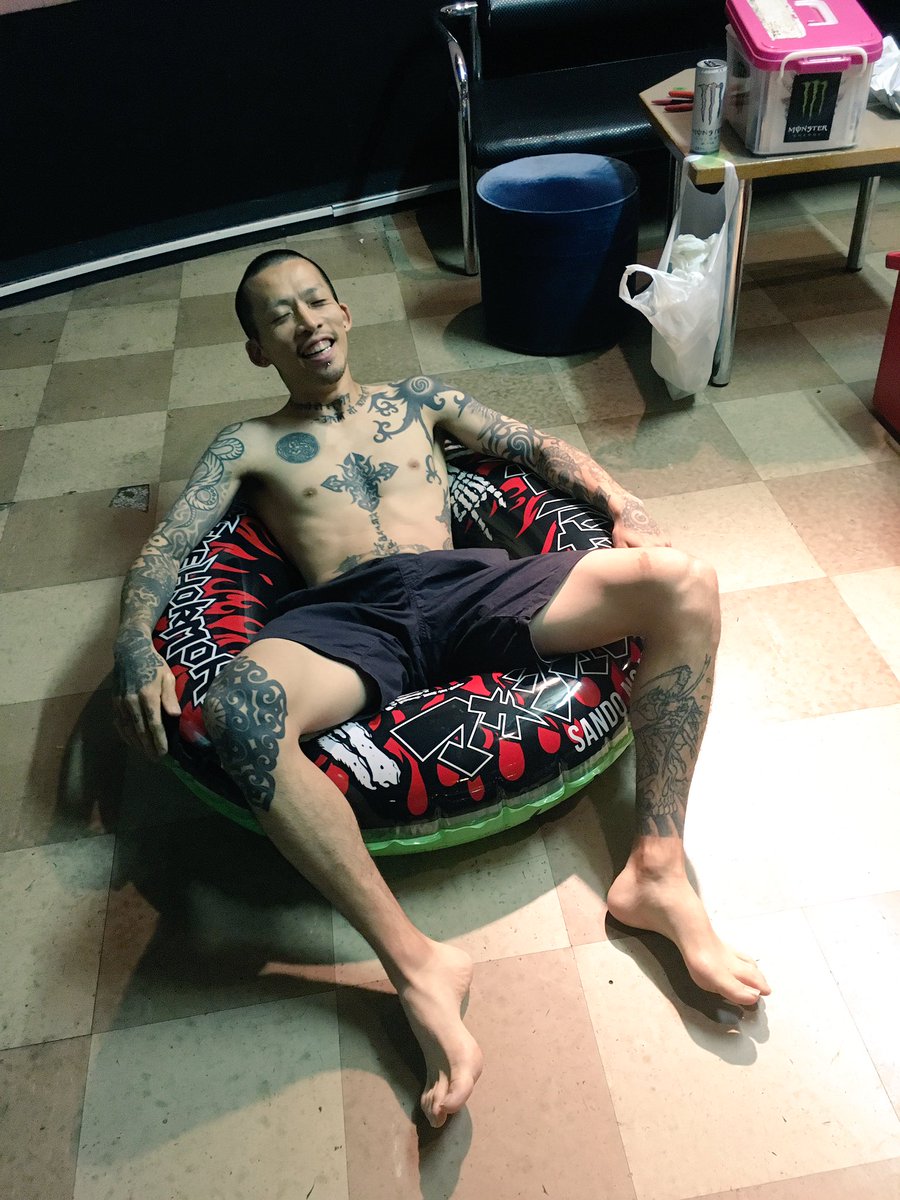 ホルモン浮き輪の実物届いた！いいぜ！いいぜ！表裏とも両A面な