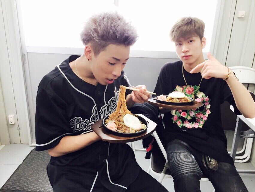 HIROさんプロデュースフード『YAKISOBA』頂きました‼︎ #陣 #長谷川慎