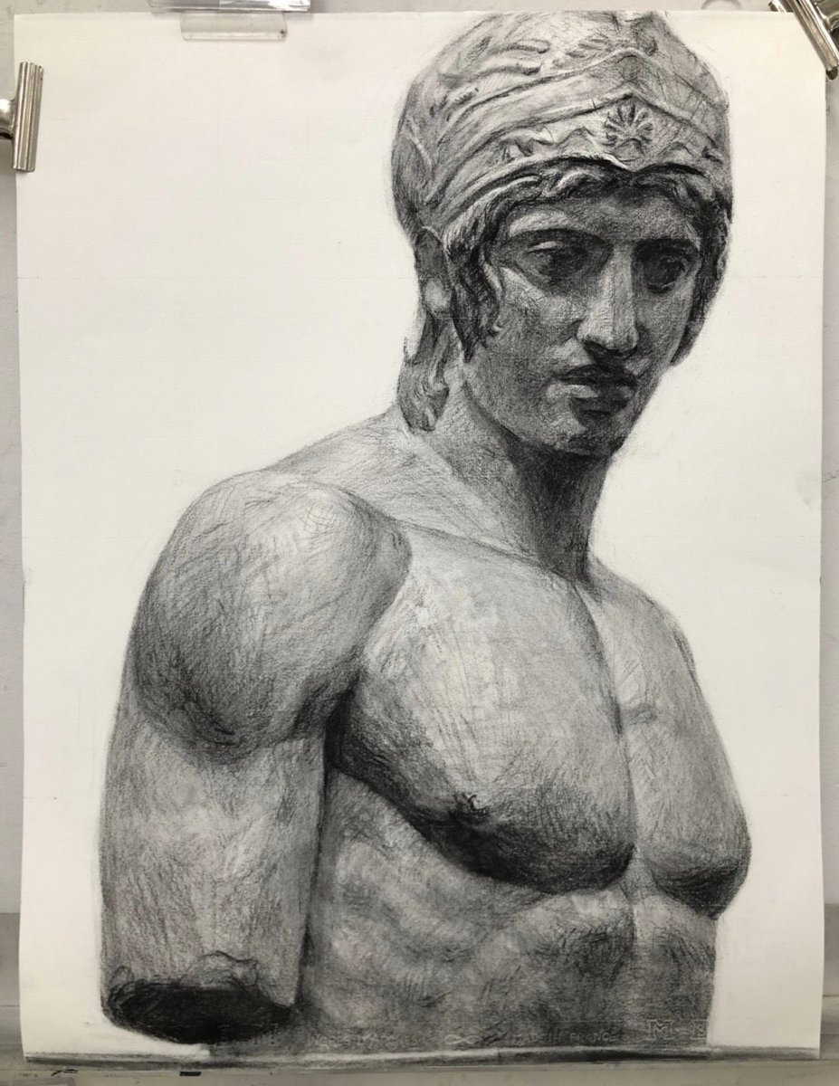 昨日の木炭クロッキーから今日は4.5時間で木炭デッサン😎✨ 扱いなれ