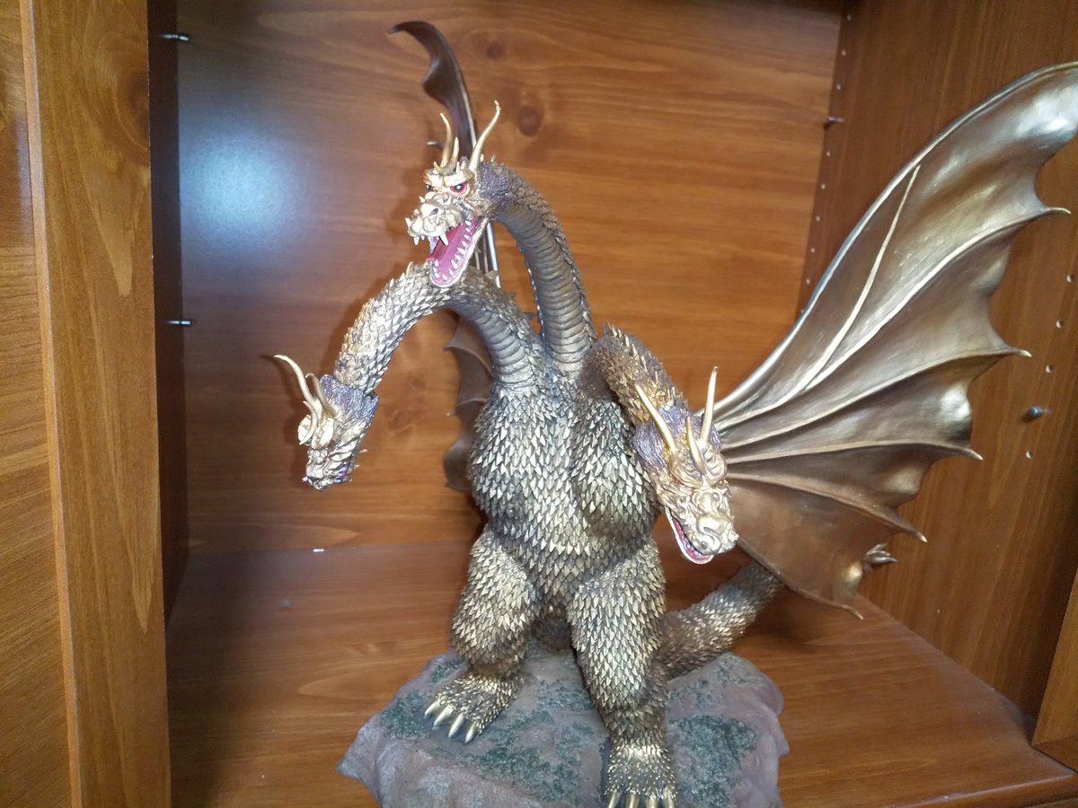 茨木彰さん原型、M−ARTS初代キングギドラ完成致しました。 ポリ