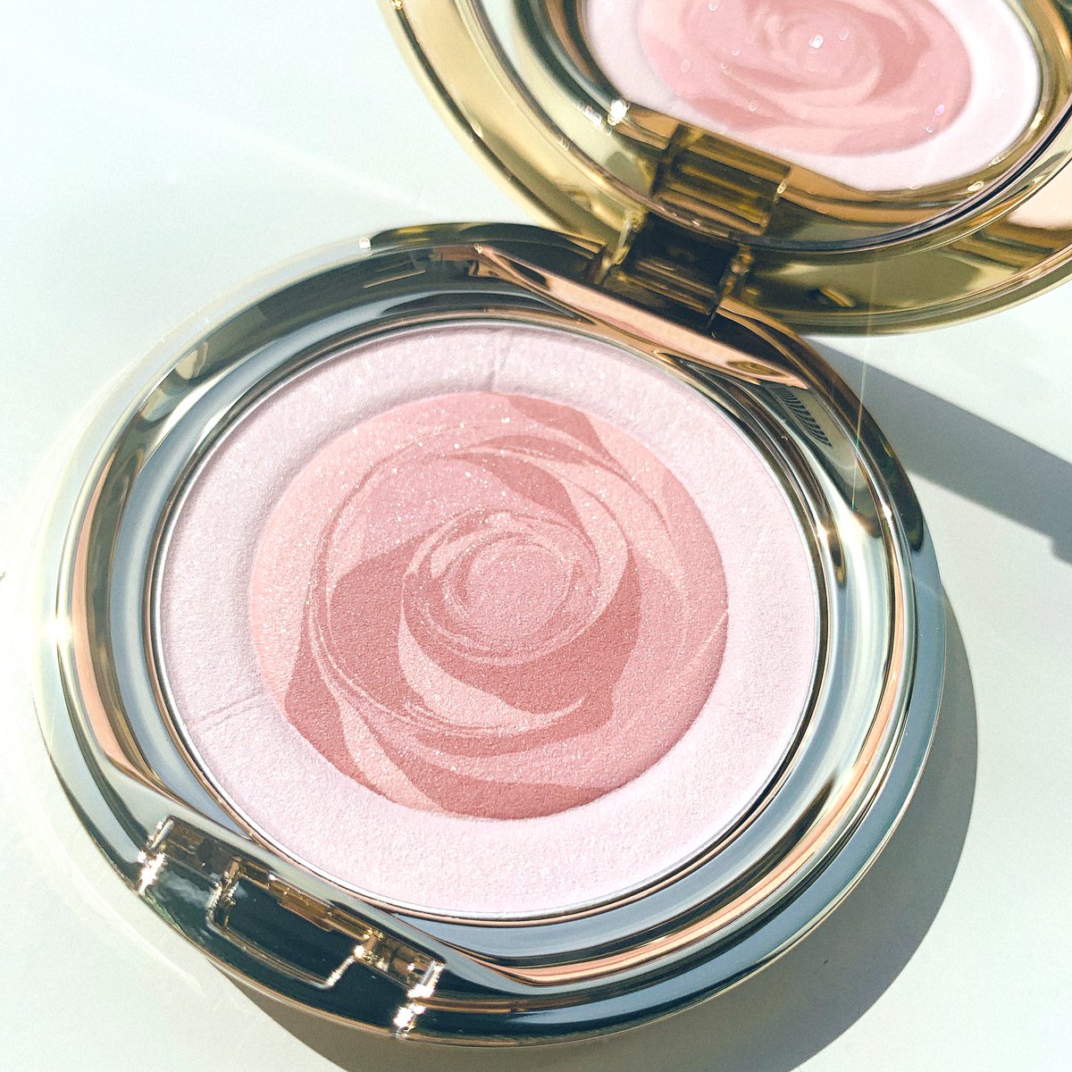 エレガンス ブリスオーラ PK101 チーク史上最も頬を美肌に染めあげる