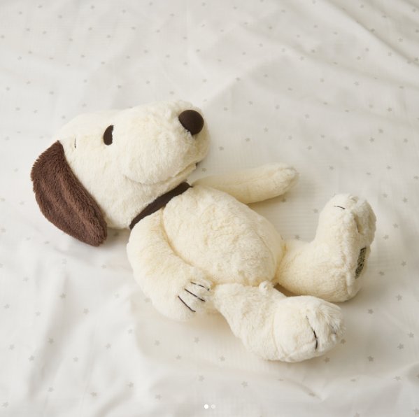 思わず抱きしめたくなる度120%の「スヌーピー ぬいぐるみ 湯たんぽ