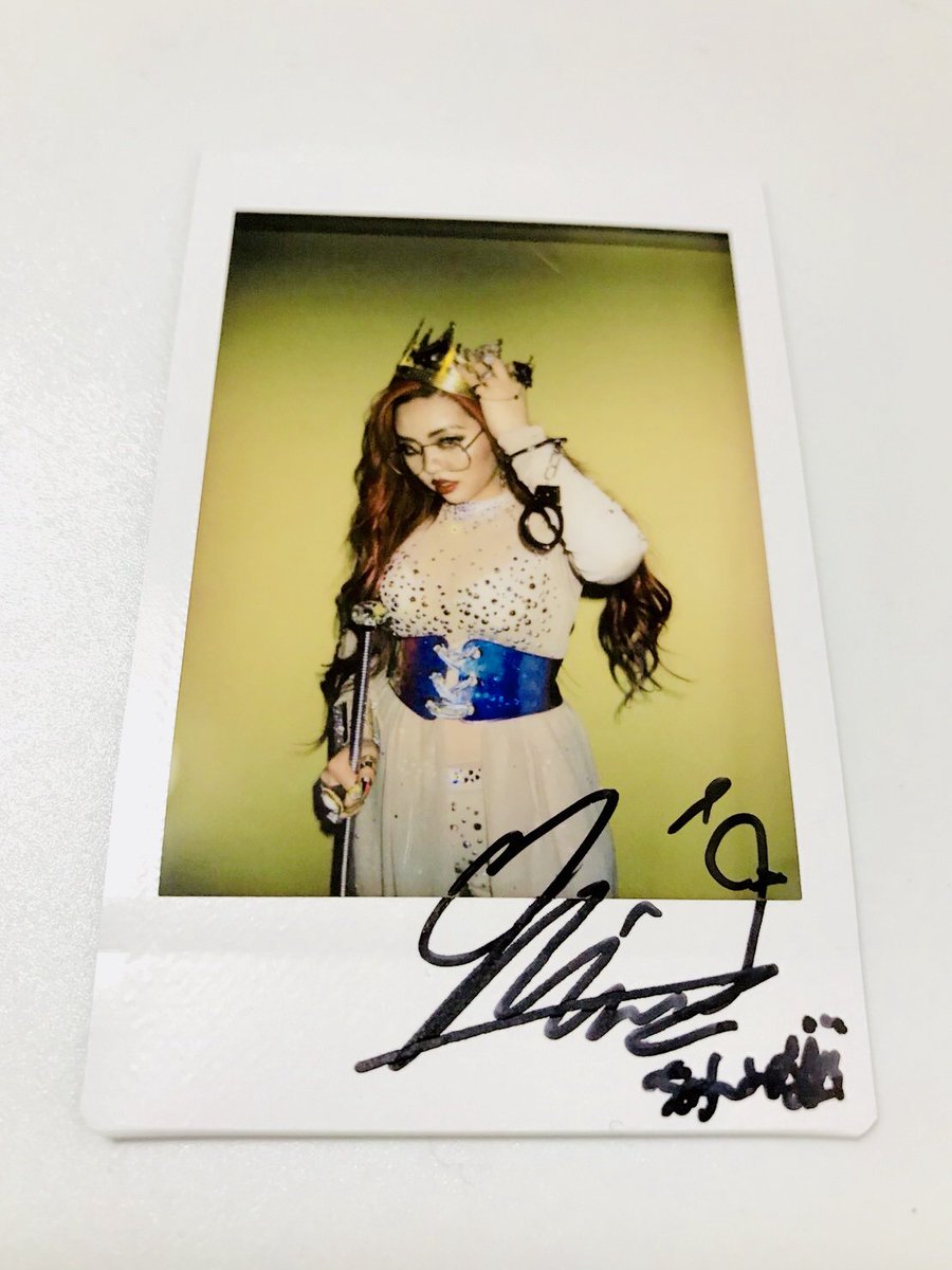 ちゃんみなサイン入りチェキプレゼントキャンペーン実施中です