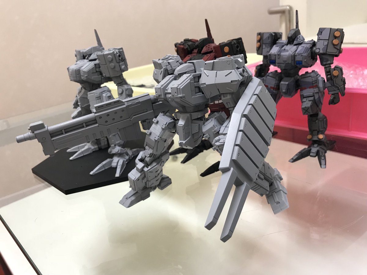 グリレゼクスと強盾の原型作成中 #WANDERARTS #ヴァンダーアーツ