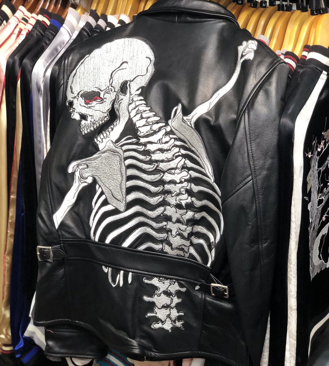 碧棺左馬刻、#浅沼晋太郎 さん #抱きつき髑髏 の革ジャンお似合いです