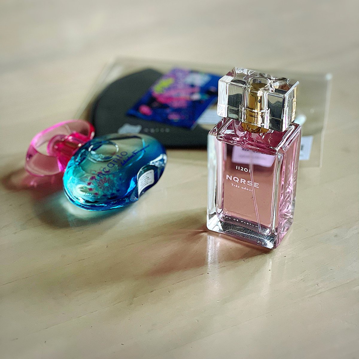 香水届きました(◍˃ ᵕ ˂◍) たまにつけてるインカントチャームに似