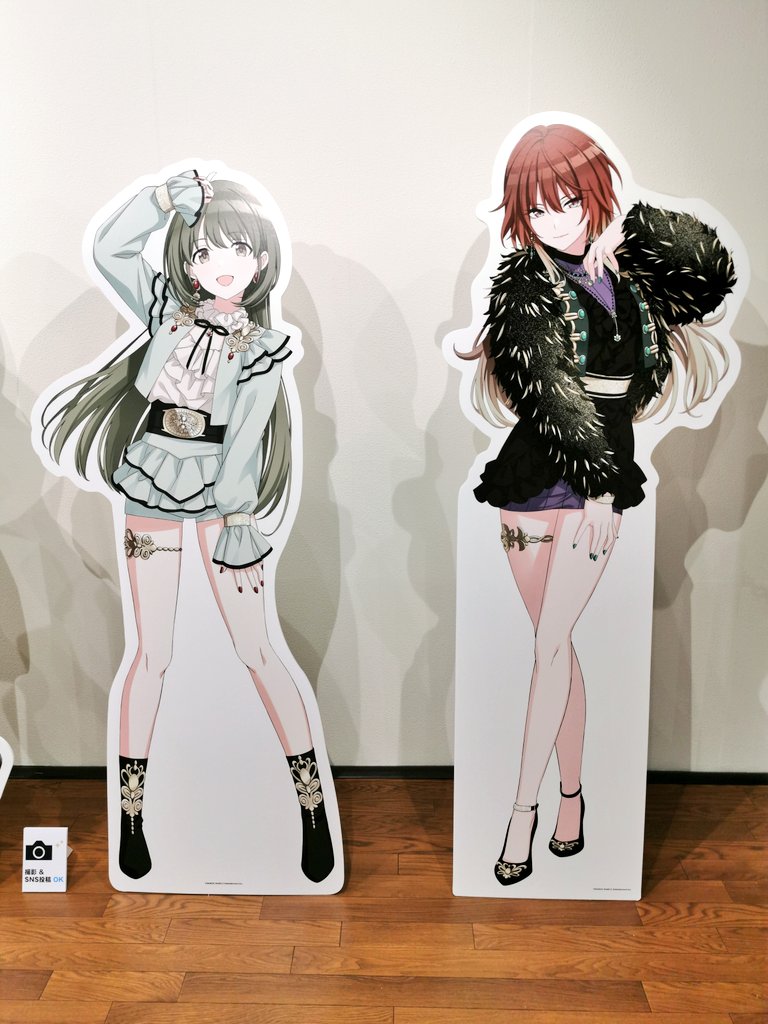 シャニマス 七草にちかと緋田美琴の等身大パネルもありますよ〜