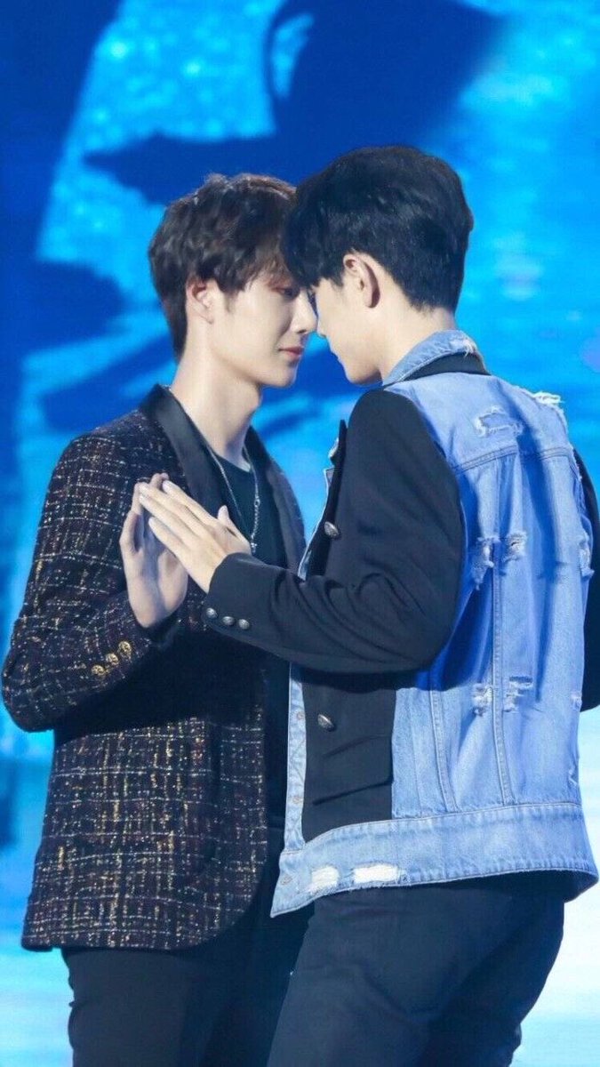 肖战の手の小ささが可愛いすぎて🐰❤️ 王一博の男らしい手がかっこよ