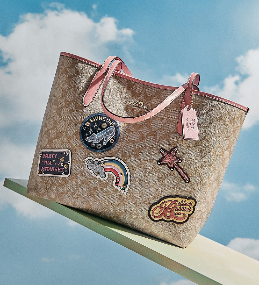 シンデレラ』モチーフのバッグをはじめとする「COACH x Disney