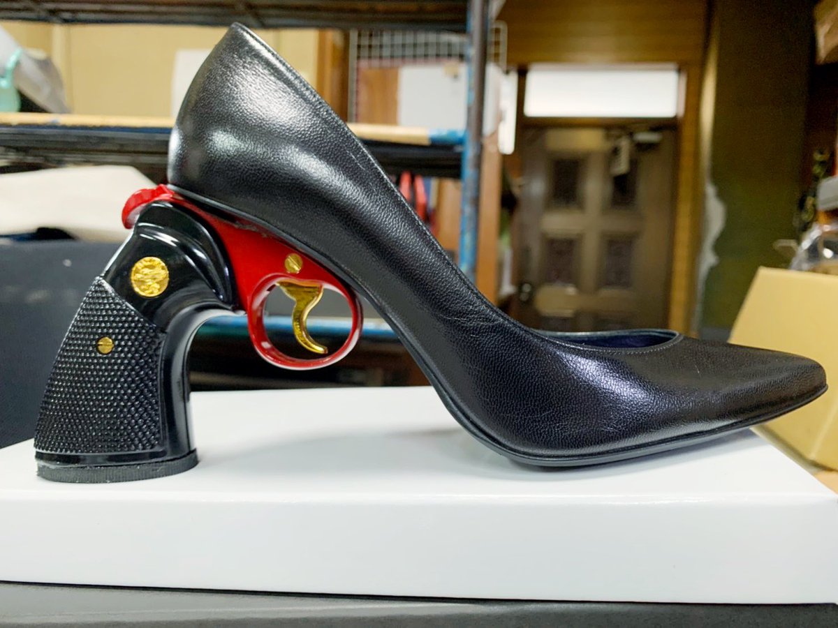 ha | za | ma 惹き鉄となるヒールパンプス 名探偵コナン『緋色の弾丸