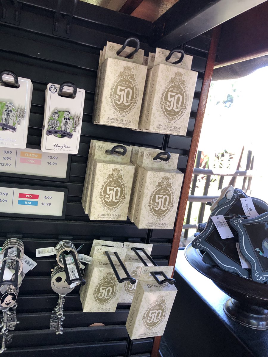 カリフォルニアディズニーランドのホーンテッドマンションが50周年を