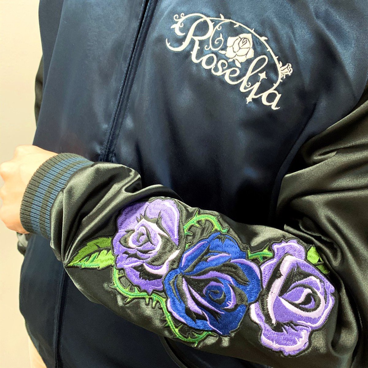 🌟ブシロード EC SHOP限定🌟 #バンドリ スカジャン受注生産！ 刺繍面の