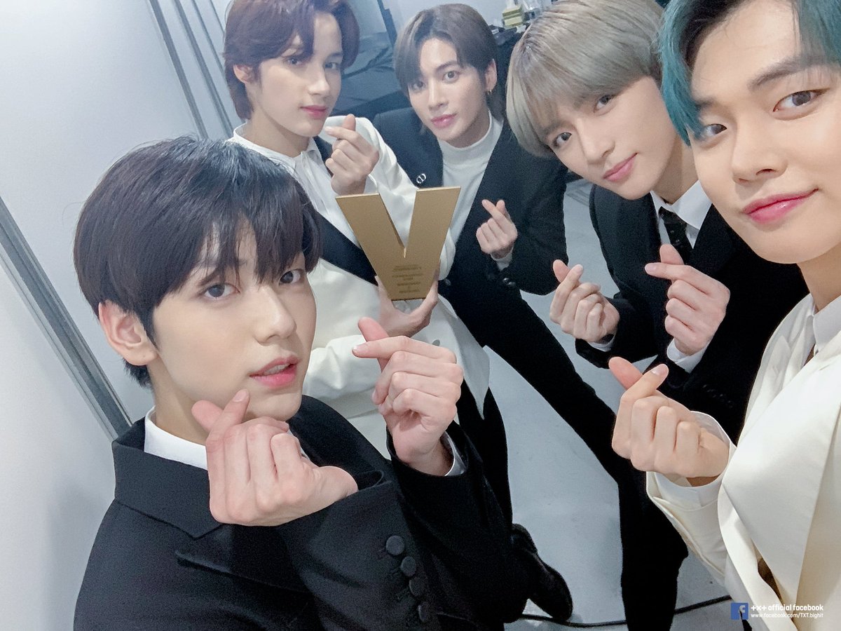 TOMORROW X TOGETHER '2019 VLIVE AWARDS V HEARTBEAT' Sketch