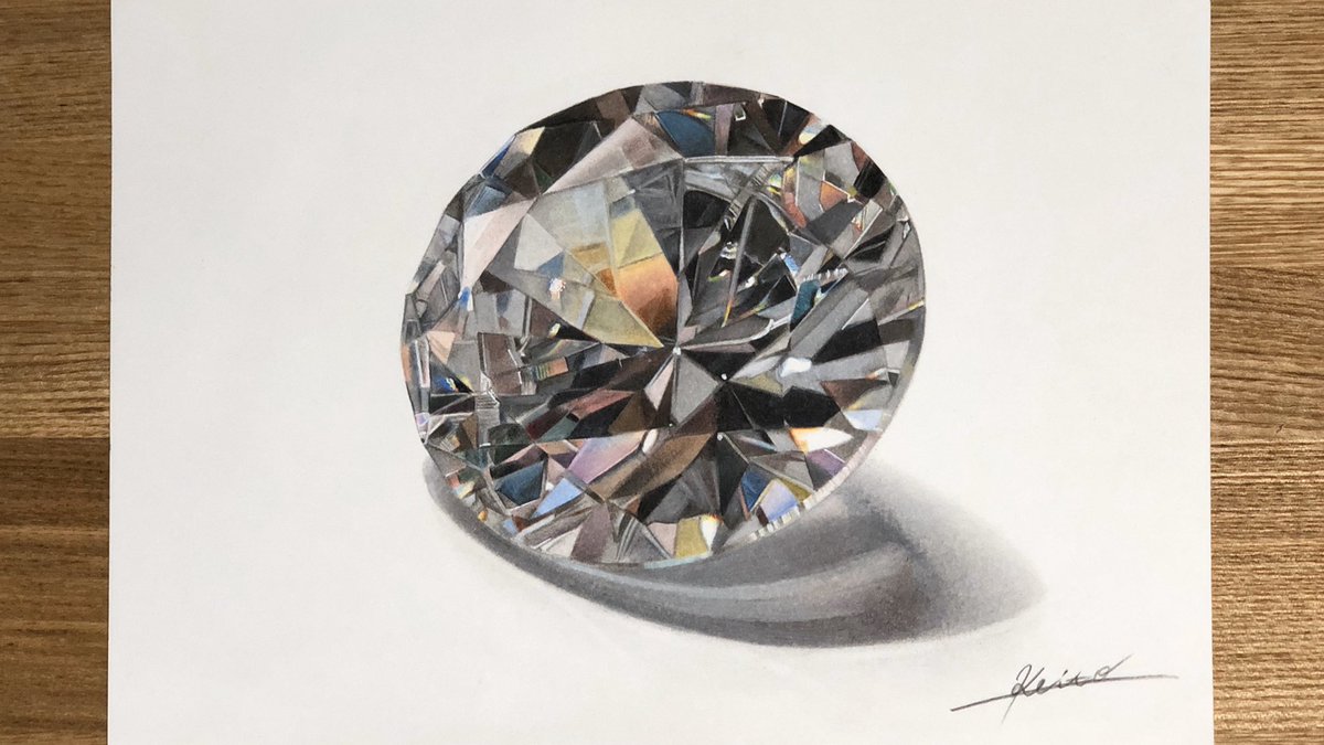 色鉛筆でダイヤモンド描きました！！