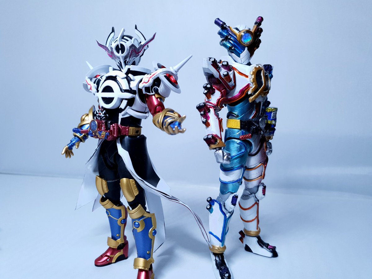 s.h フィギュアーツ 仮面ライダーエボル ブラックホールフォーム 完成
