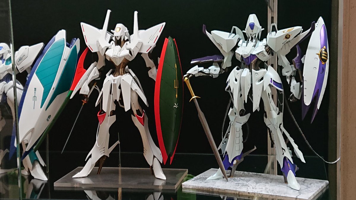 エンゲージSR1が一昨日完成しました☺️。3騎並ぶと色味の違いが出て