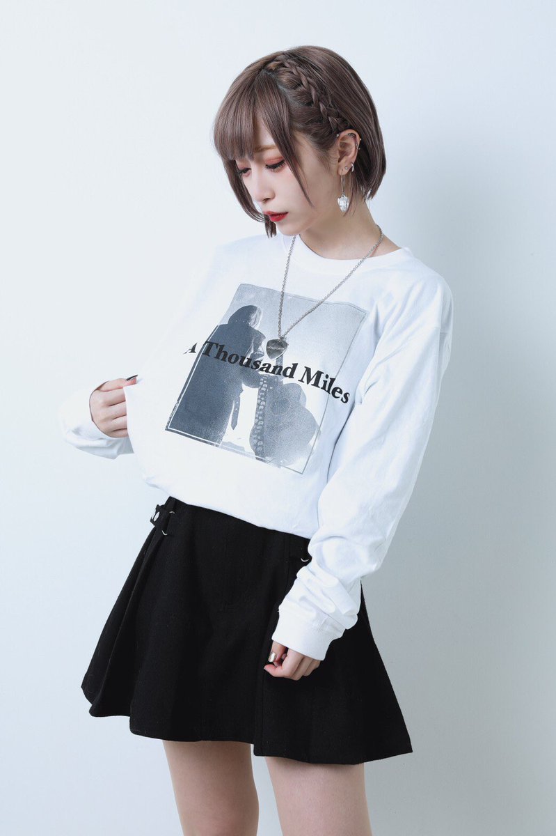 GOODS PHOTO】 ・黒ロングT シャツ<ReoNa着用size:XL> ・白ロングT